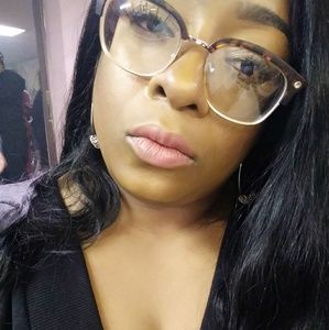 Meet your Posher, Latisha